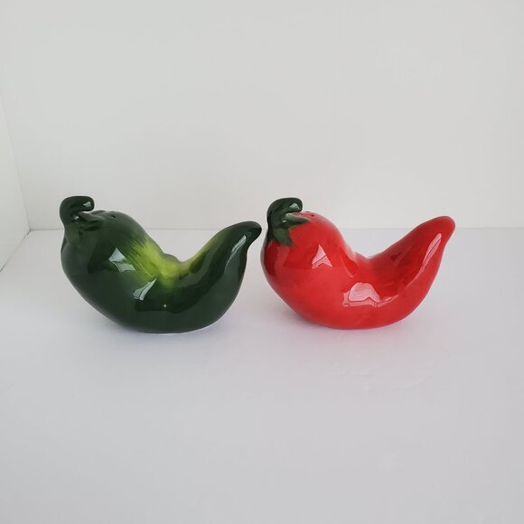 Ceramic Red & Green Chili Peppers Shaped Salt and Pepper Shakers - Picture 7 of 11